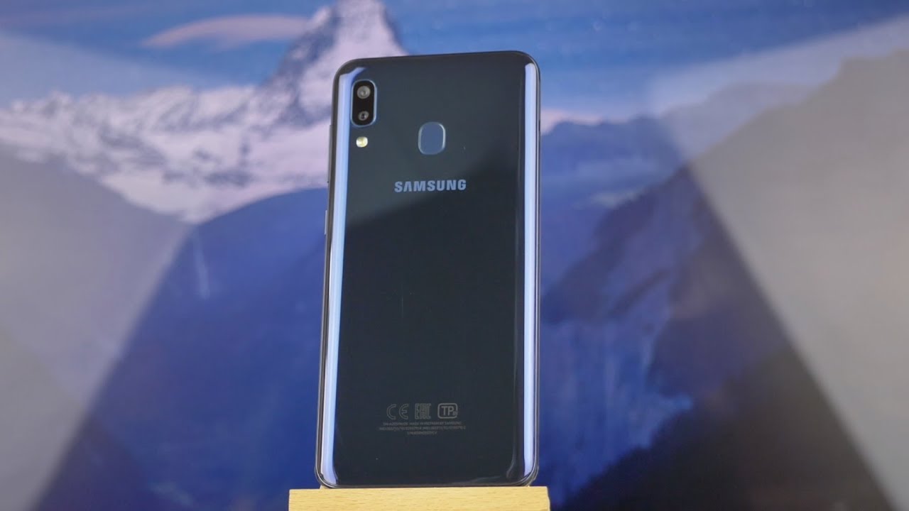 Samsung Galaxy A20 2019 A205F 3/32Gb Black (SM-A205FZKVSEK) video preview