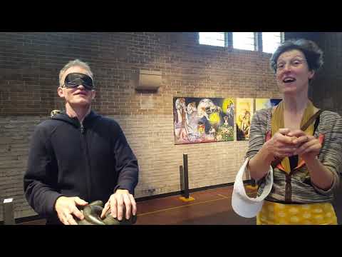 Geblinddoekt expositie bezoek  - Jofke