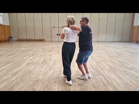 Gordian Knot Boogie-Woogie Figure