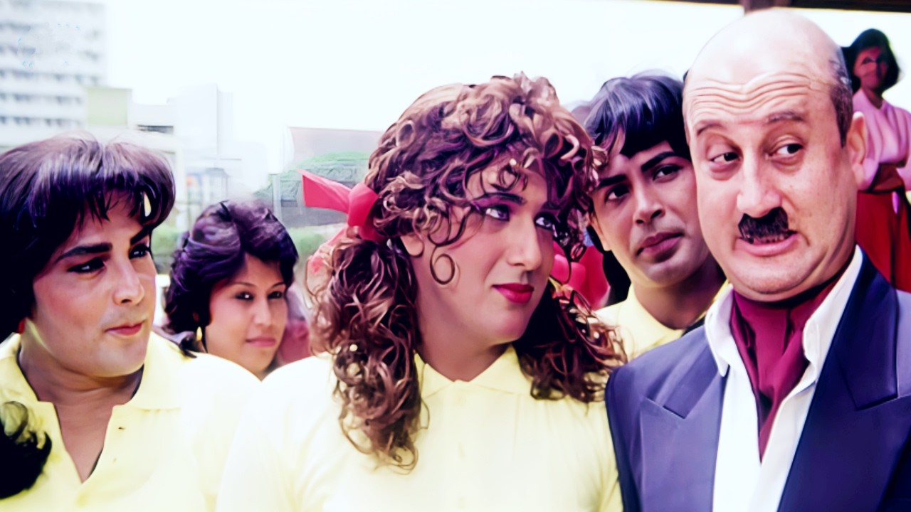 Ladki Bankar Govinda Ne Chheda Anupam Kher Ko | Bollywood Comedy Scene