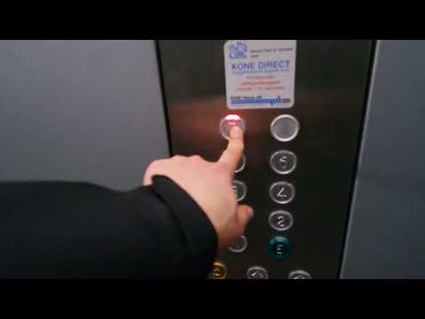 Old Kone traction elevator/lift in Slottsvägen 12, Solna, Sweden