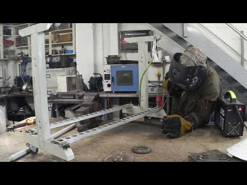 1140 - 2 Oil Drums - 2 Wind Turbines