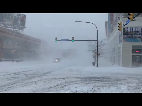 12-26-2020 Buffalo, NY - INCREDIBLE Lake Effect Snow Band in Downtown Buffalo - WHITEOUT
