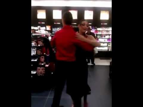 Flashmob "La Guinguette du Rhin" aux Arcades (Strasbourg)