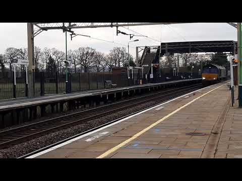 66302 Endeavour on 439R 1010 Tilbury R.C.T. to Daventry Drs (Tesco)  at Cheddington 30/12/20