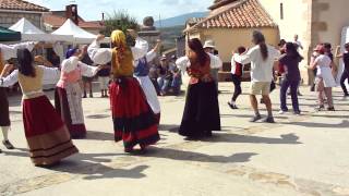 preview picture of video 'Grupo de Baile Andolina en Madarcos 4 de Octubre de 2014 Parte 3'