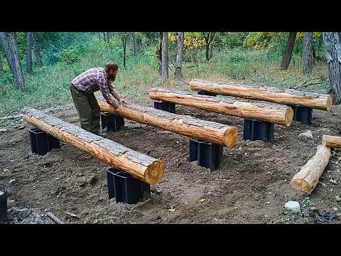 Kaksi miestä rakentaa HIRSIMÖKIN metsään | @lifeinthesiberianforest1