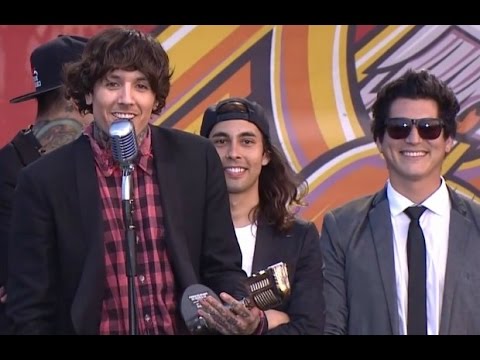 APMAs 2014: Bring Me The Horizon win Best International Band, presented by Pierce The Veil