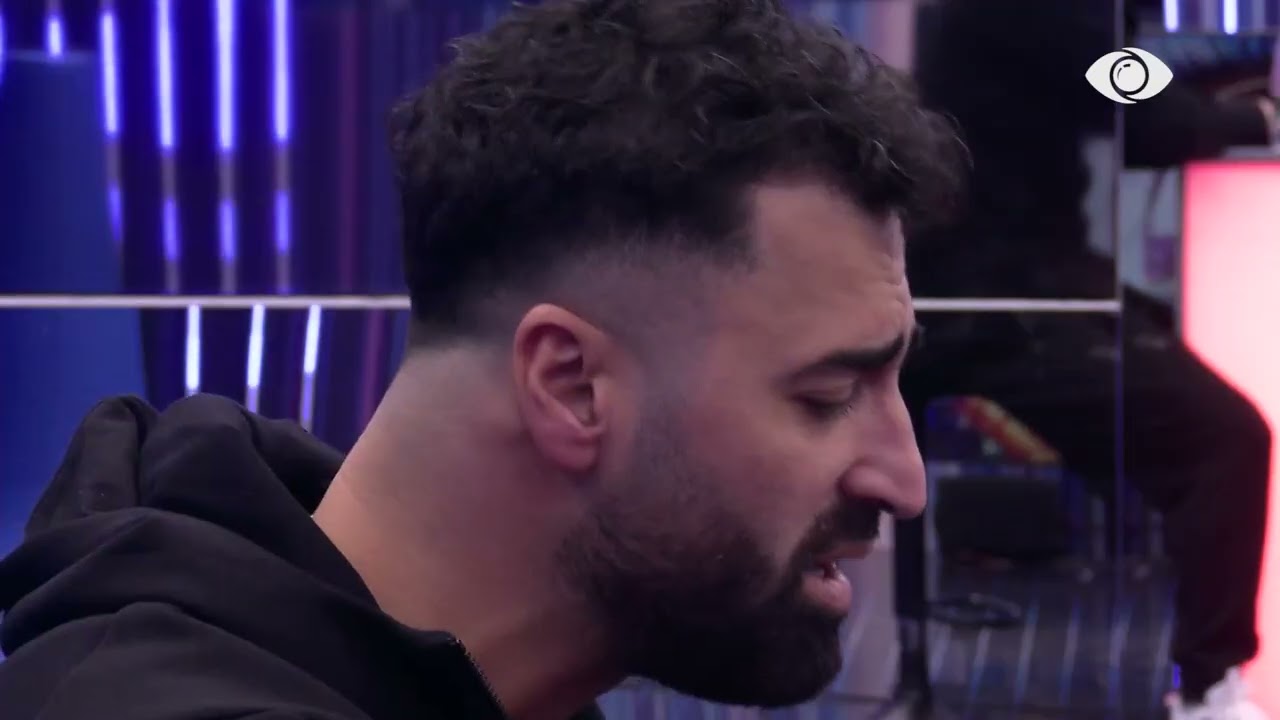“Unë do të të dua edhe pse ti thua nuk je për mua…”/ Eriku këndon këngën strofat e së cilës i thuri në BBV
