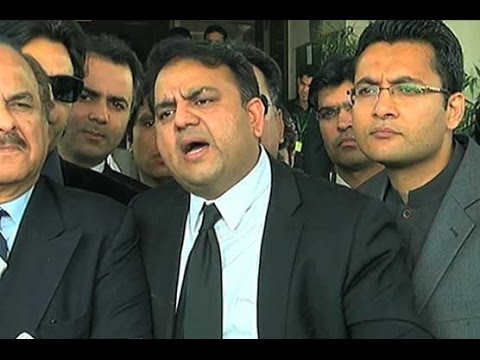 Panama Case: PTI leaders media talk outside Supreme Court | 24 News HD