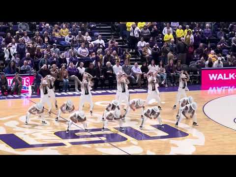 2024 National Champions LSU Tiger Girls