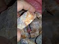 Sampel Batu Emas