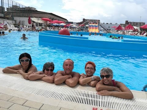 Fără îndoială că dacă n-am fi înzestraţi cu darul uimitor de a avea iluzii, am duce-o...