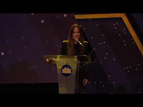 Jessica Sutta Presenting Robin Antin with the Dance Icon Award - Industry Dance Awards 2022