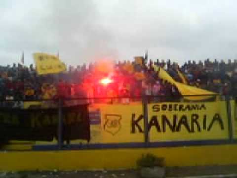 "ULTRA KANARIA (inicios)" Barra: Ultra Kanaria &bull; Club: San Luis de Quillota