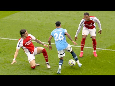 Savinho driblando todos em 2024