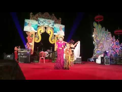 Ambu Putih "Wisty Parwati & Wisti Ananta"