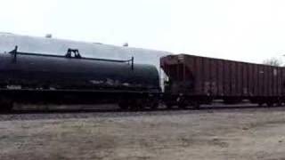 preview picture of video 'BNSF local with 2401, 1510'