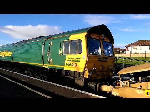 66620 Freightliner Engineering train.
