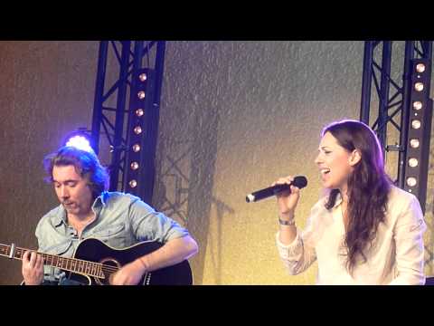 SAM NEVES : D'EGALE A EGAL