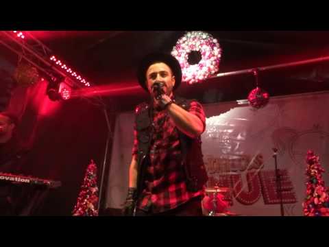 2TheUniverse - Sex is on fire