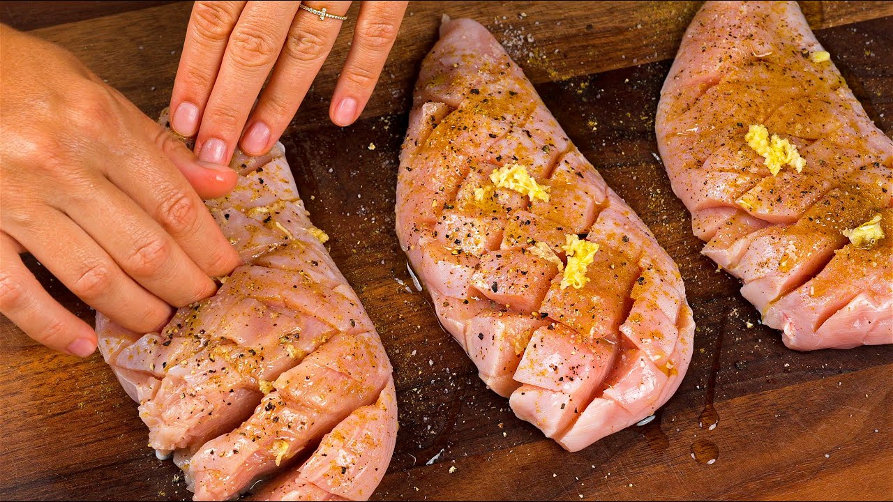 This is the tastiest chicken breast I've ever eaten! Simple, cheap and very juicy!