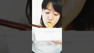 【ポイントの使いみち】お試し引換券でカップ麺食う　#shorts
