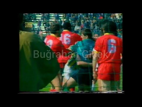 Hayrettin Demirbaş, Rıdvan Dilmen ve Oğuz Çetin'e Saldırıyor (Fenerbahçe - Galatasaray) (22.04.1992)
