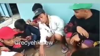 Download lagu VIRAL!!.. Minum kopi panas 😂😂 mp3