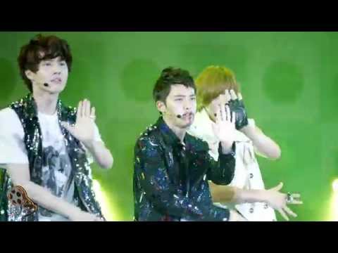 120712 여수 Expo Pop Festival - EXO-K 디오 MAMA [쏭감독].mp4