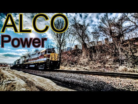 Vintage Diesel Locomotives Making Moves (DL) - Plus Norfolk Southern Freighter