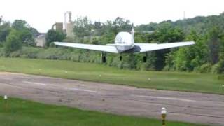 preview picture of video 'Beech Bonanza landing hot and high.'