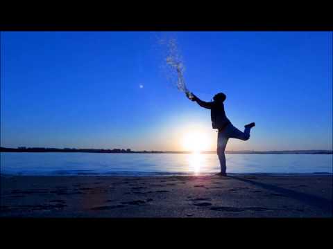 Driftmoon  Geert Huinink feat. Kim - Worlds Which Break Us (Intro Mix)