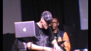 FINALE COUPE DE FRANCE 2012 DMC / NUMARK   - DJ TOPIC VS DJ ADJECTIF