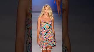 SWIMWEAR FASHION RUNWAY SHOW