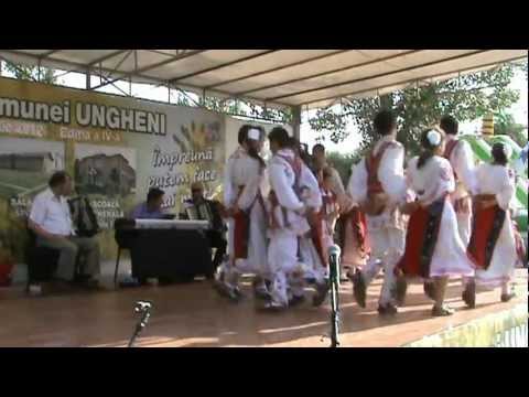 Ansamblul "Trandafirul din Ungheni " la Ziua Comunei Ungheni-Arges 2012