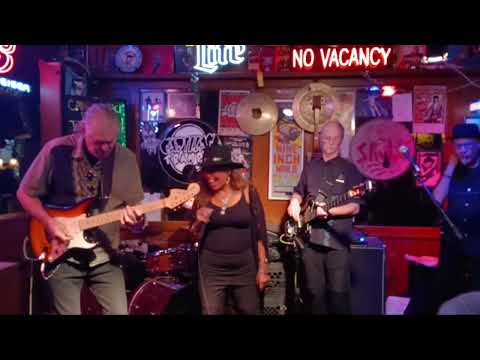 Toni Dodd and Southbound Blues at The Maui Sugarmill Saloon Cadillac Zack's Monday night Blues Show