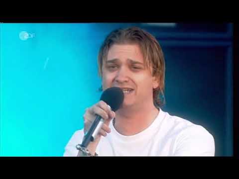 Paul Oakenfold & Shifty Shellshock & TC - Starry Eyed Surprise (Live)
