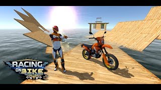 Racing on Bike videosu