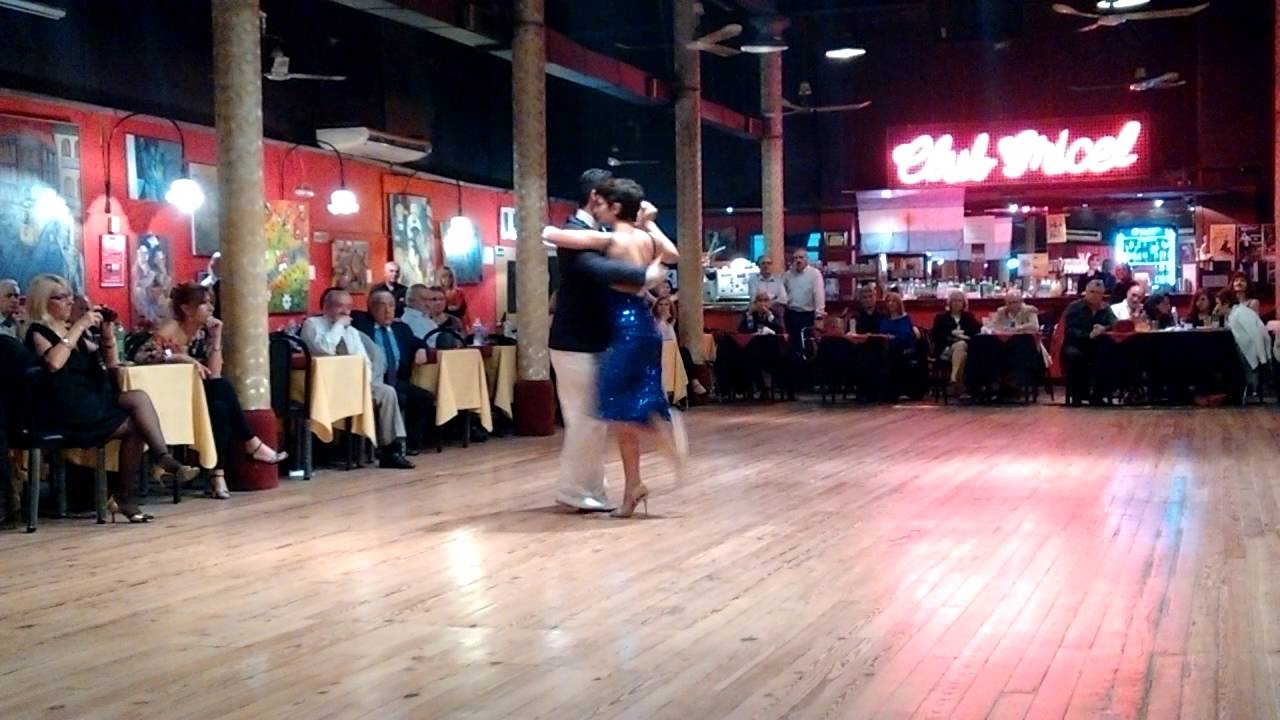 Agustina Gomez y Joaquín Besga bailan "Mandria" de Juan D'arienzo