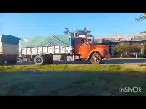 Camiones en ruta nac. 19 , ciudad de San Francisco , Cordoba . video 13