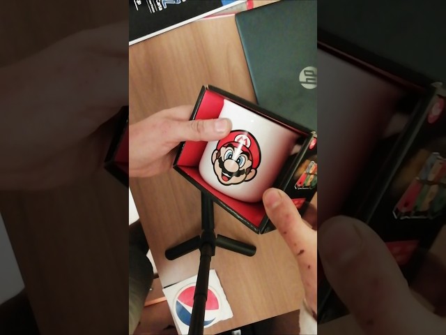 Vídeo relacionado con Taza Super Mario - Producto oficial Nintendo, taza de cerámica para fans, regalo para gamers y entusiastas de juegos retro, 300ml