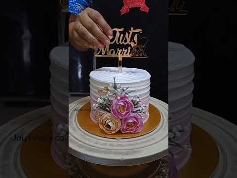 #2tiercake #engagementcake #chocolatecake #justmarried #reeloftheday #cake #chocolate