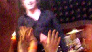 Jimmy Wayne singing Things I Believe at Coyote Joes on 12-5-2009   107.avi