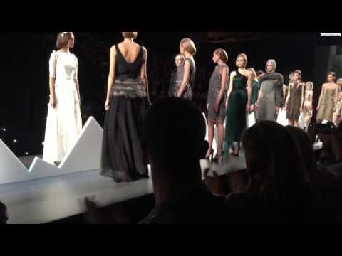 Denis Vega desfile Ion Fiz