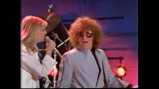 &quot;We Gotta Get Out of Here&quot; - Ian Hunter Band featuring Ellen Foley on Fridays