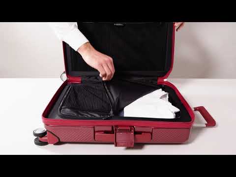 Discover the PiQ3 collection - Piquadro