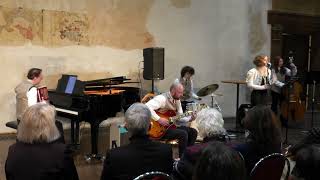 Video Besame Mucho