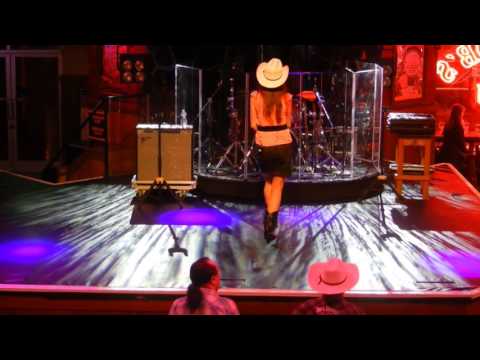 LULLABY WALTZ Line Dance (Démo) - Séverine Moulin Billy Bob's