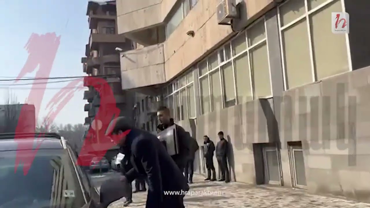 ԱԱԾ-ն առգրավեց էկոնոմիկայի փոխնախարարի իրերը